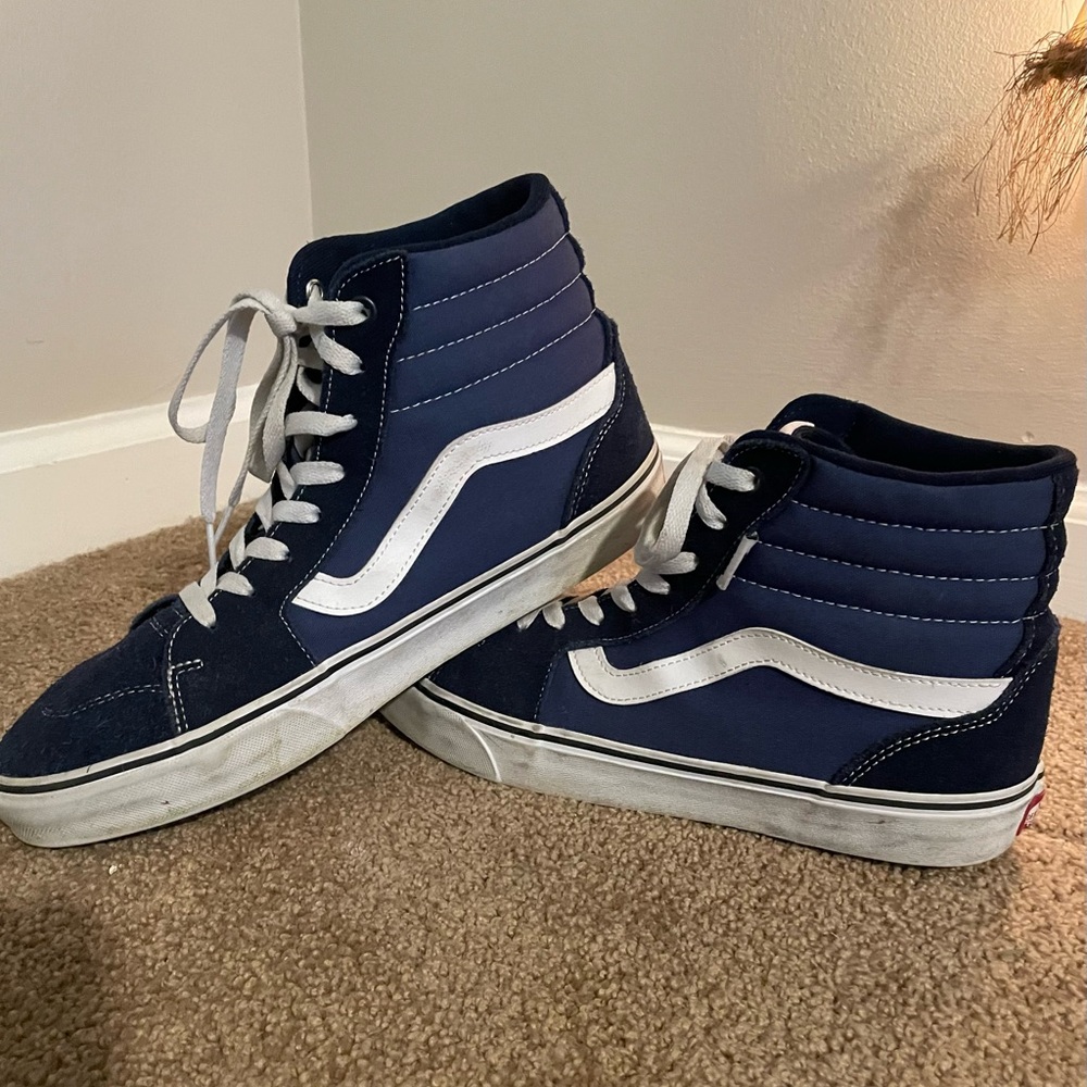 Vans Hightop Sk8-Hi Shoes Blue White Suede Men’s Size 10. Excellent condition